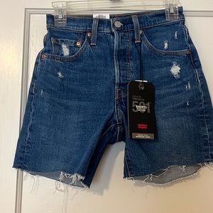 NWT Levi’s 501 Mid-Thigh Shorts
